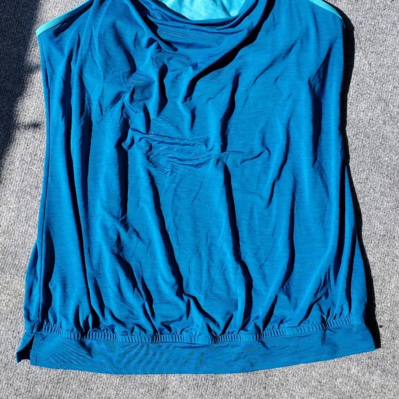 Old Navy top - Picture 2 of 6